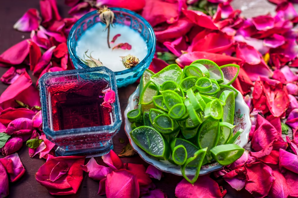 ماسک آلوئه ورا و گلاب